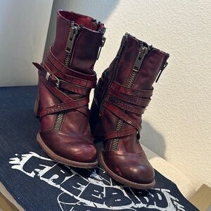 Freebird by Steven Balboa Ankle
Booties Wine Zip Block Heel